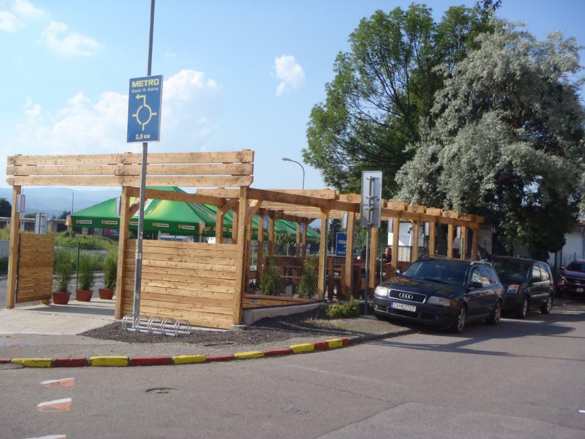 Victoria - Penzion & Restaurant Zvolen Ngoại thất bức ảnh